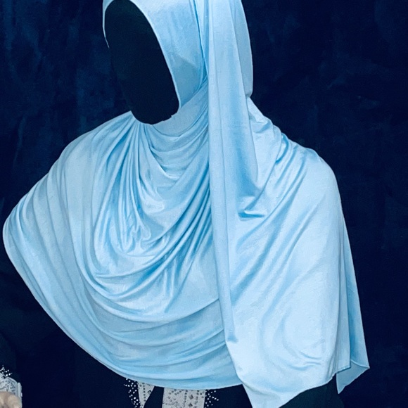 Hijab - Made In Dubai UAE - Picture 2 of 4